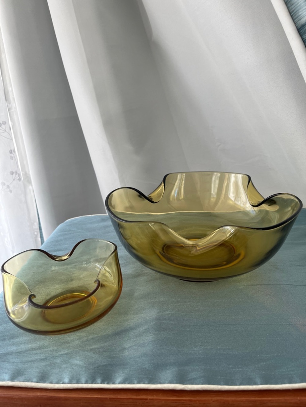 Vintage Anchor Hocking Amber Glass Chip & Dip Bowls (Set of 2) – Missing Bracket